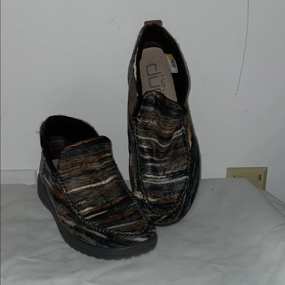 Hey Dude Multicolor Striped Flats (8) - Picture 1 of 11